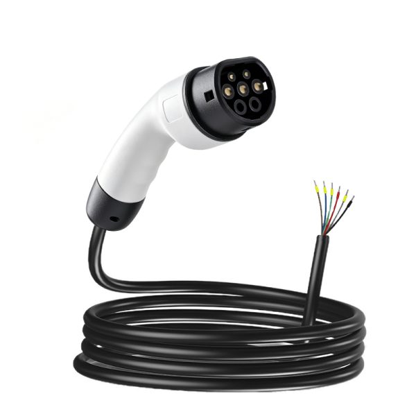 Factory Wholesale Price 7KW Three Phase 32A Type 2 Connector Europe Ev Charging Plug
